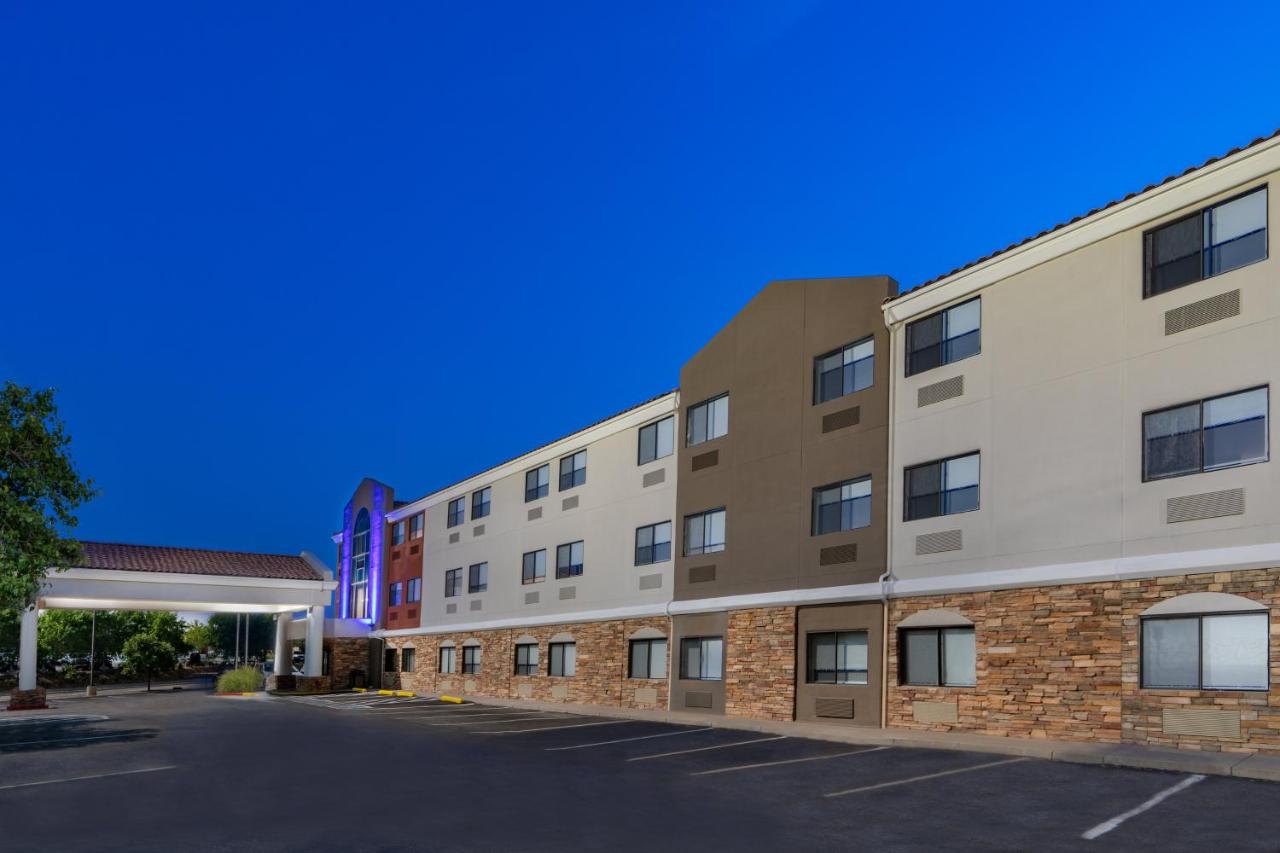  | Holiday Inn Express Hotel & Suites Albuquerque - North Balloon Fiesta Park, an IHG Hotel