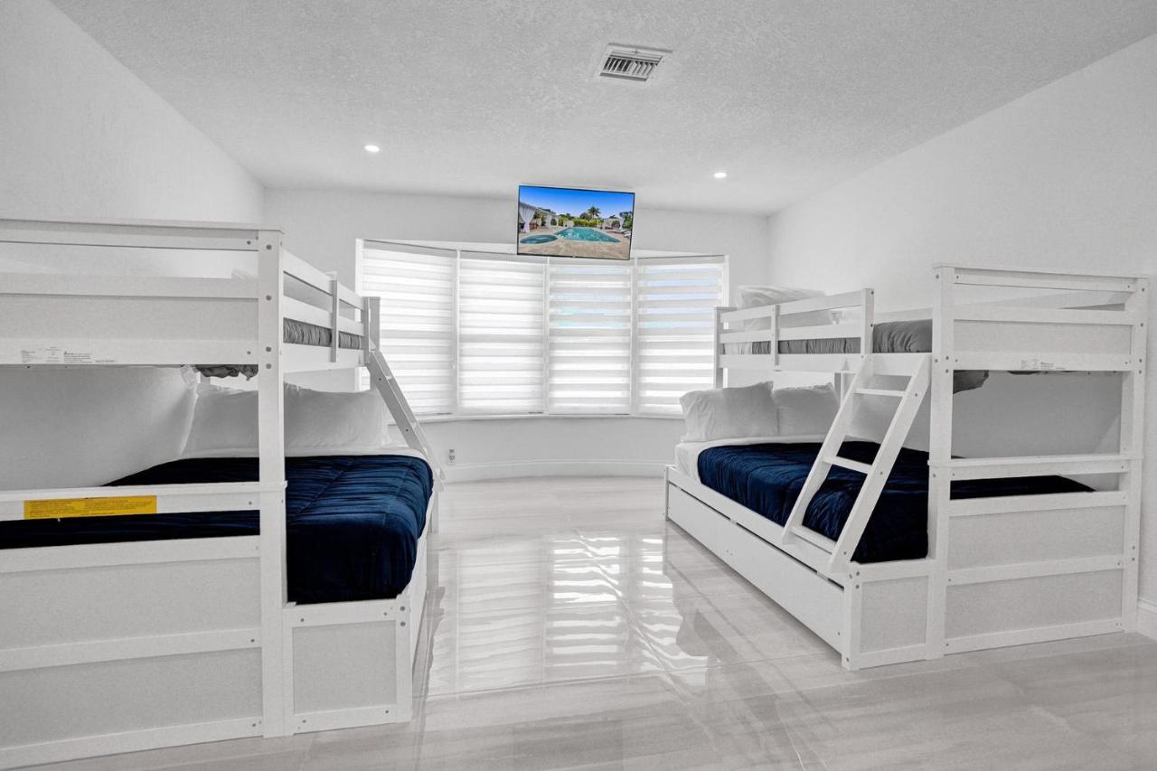  | Newly Renovated 5br Villa with pool in Ft Lauderdale on the water
