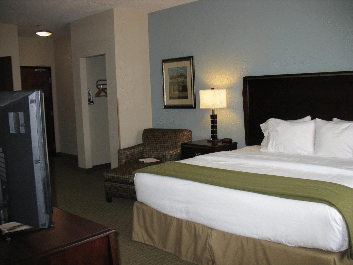  | Holiday Inn Express Hotel & Suites Pittsburg, an IHG Hotel