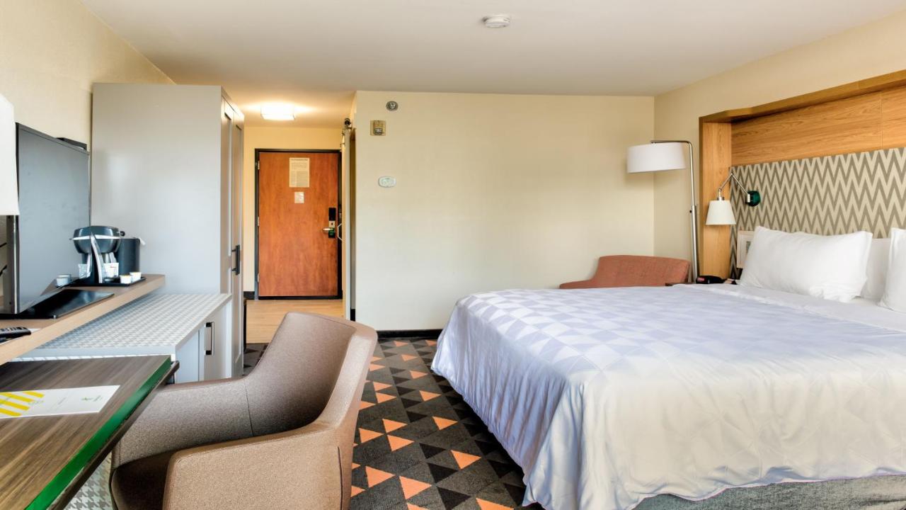  | Holiday Inn & Suites Phoenix-Mesa/Chandler, an IHG Hotel