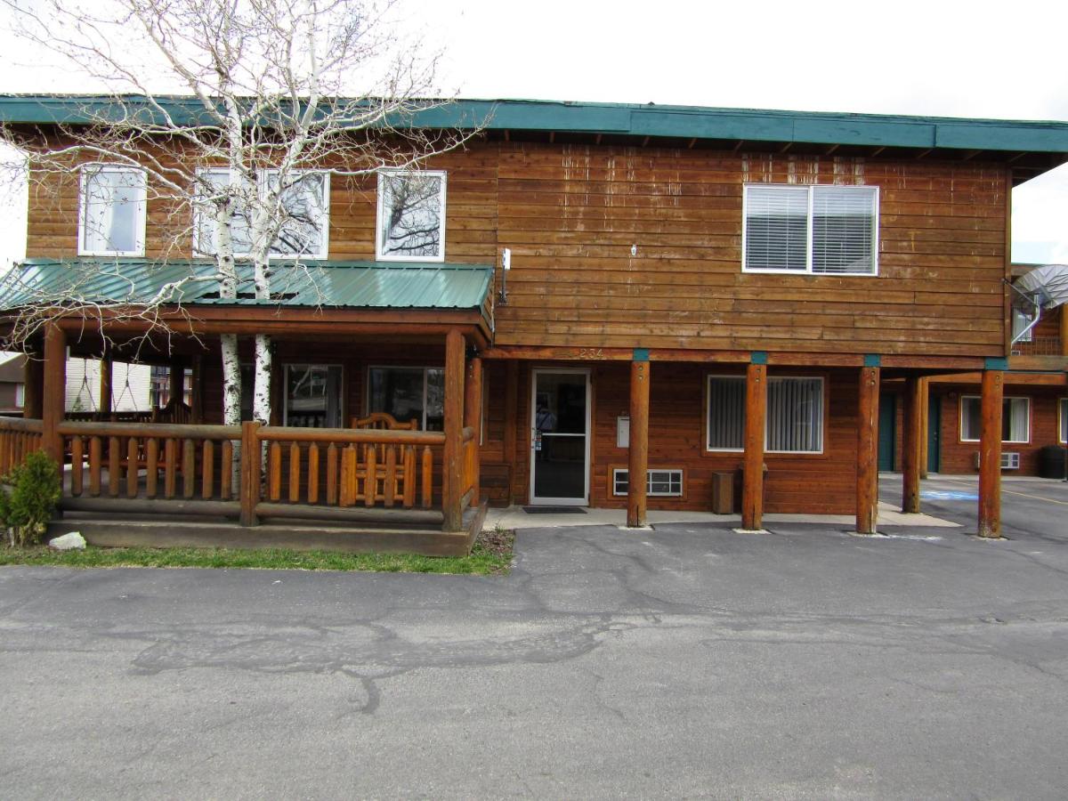  | Yellowstone Country Inn