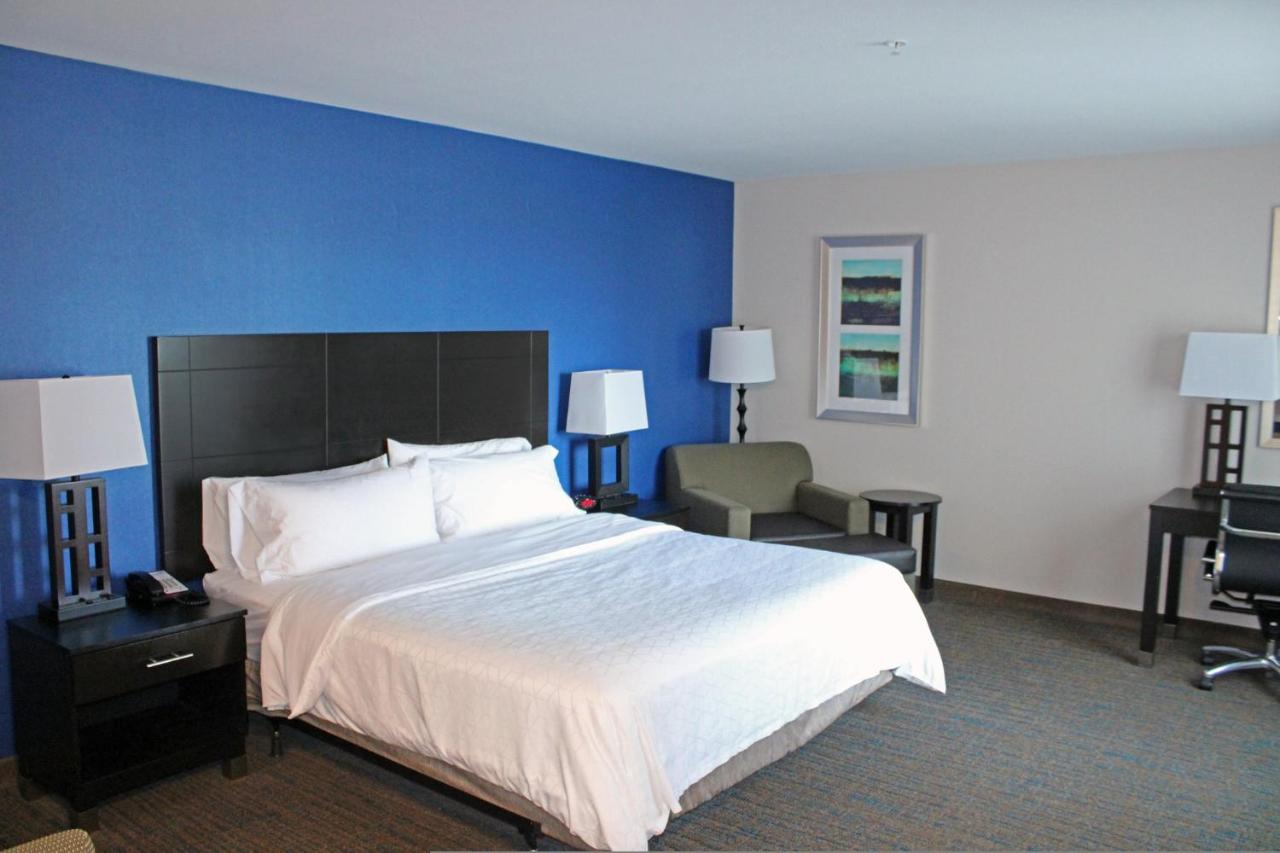  | Holiday Inn Express & Suites Bakersfield Airport, an IHG Hotel