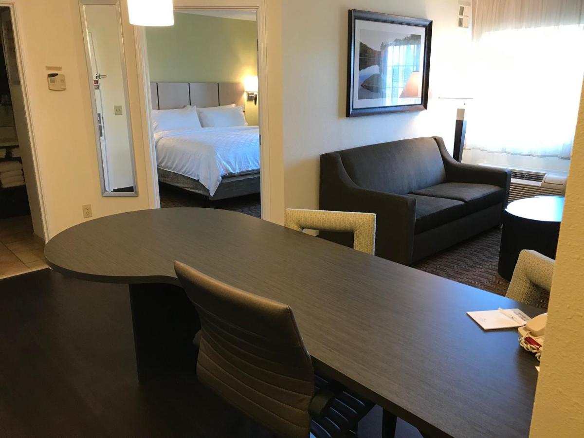  | Candlewood Suites Fort Wayne, an IHG Hotel