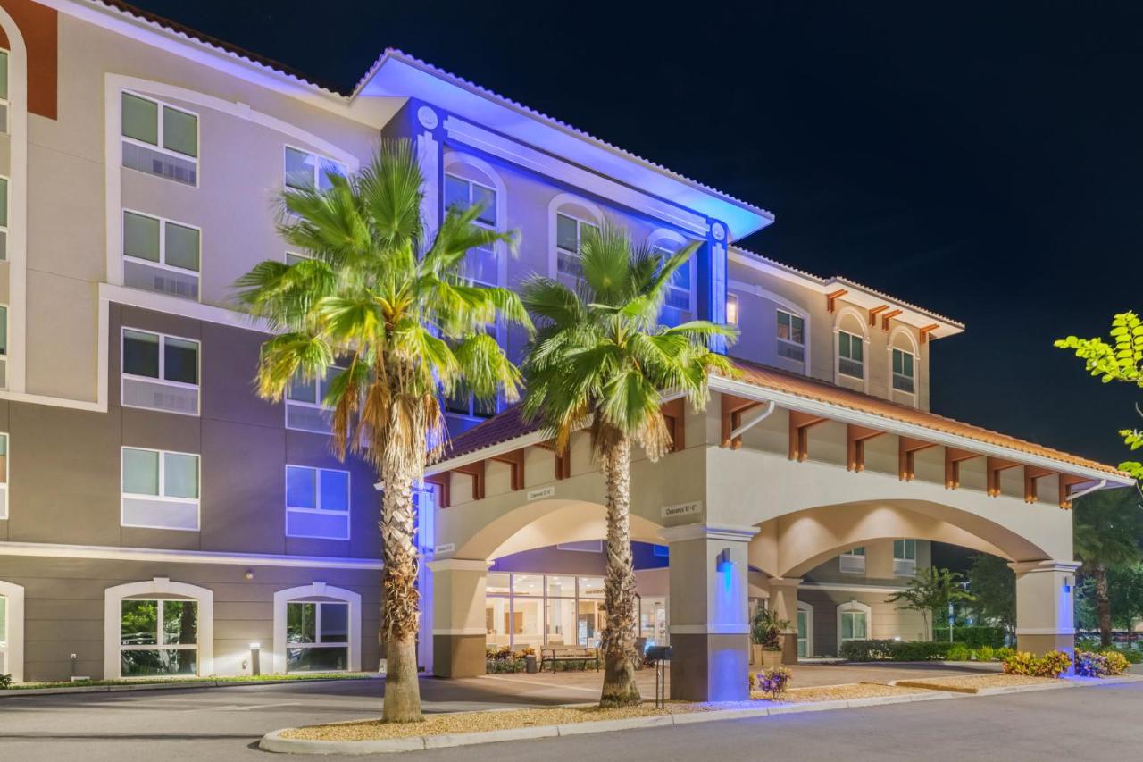  | Holiday Inn Express & Suites St. Petersburg - Madeira Beach, an IHG Hotel